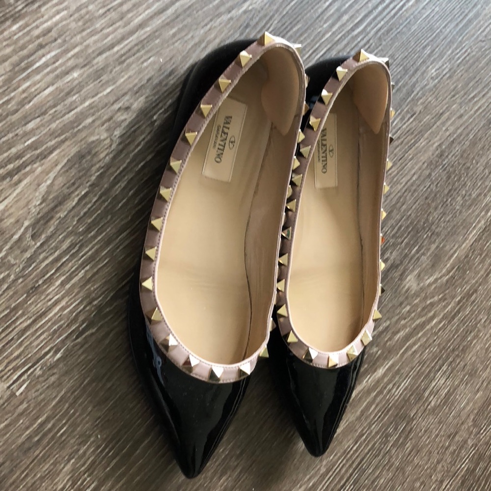 Valentino  Garavani rockstud black patent shoes - Picture 2 of 5